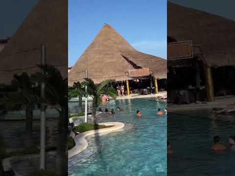 Hard Rock Hotel Riviera Maya: un balneario todo incluido con piscina de olas en la Riviera Maya cerca de Benito Juárez